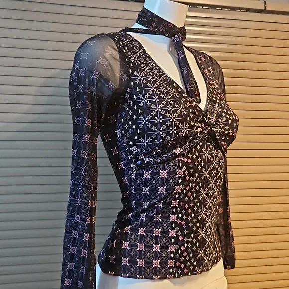 UK Size 6-8 cross wrap top, accentuates bust, transparent sleeves, pussybow tie - Picture 5 of 15